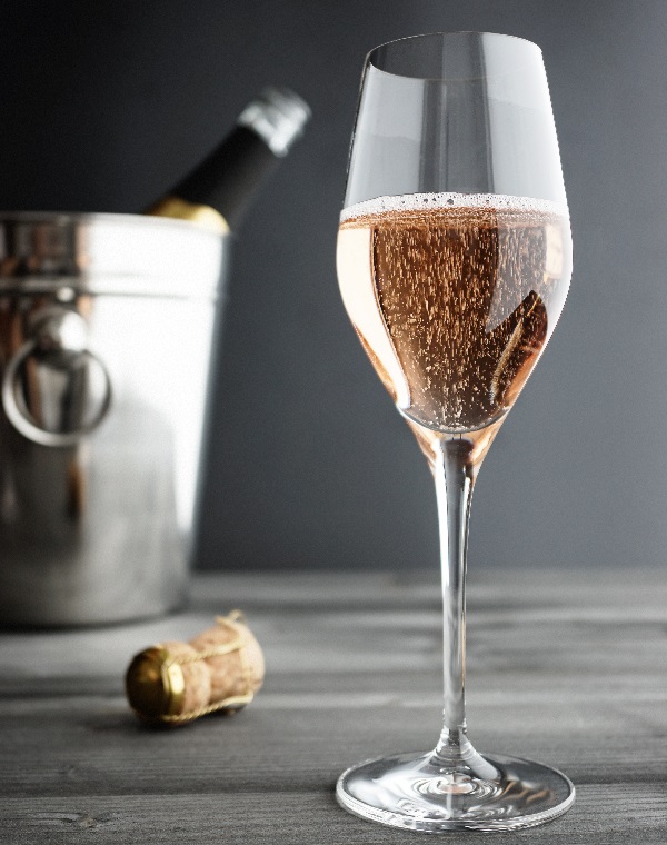фото бокала для розового шампанского