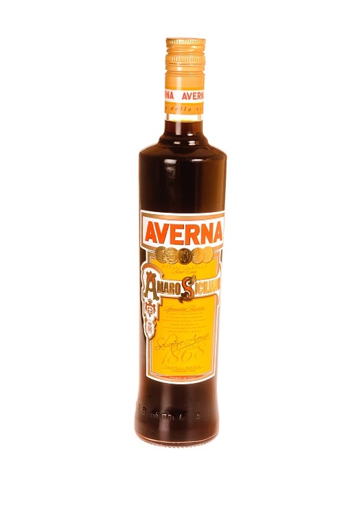 бутылка ликера Аверна