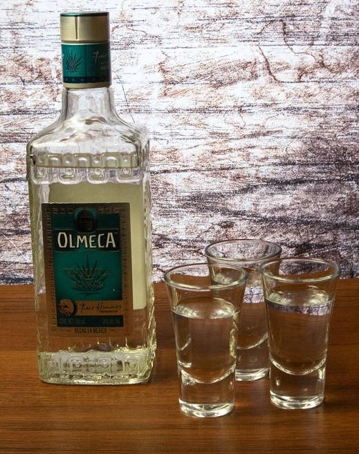 фото бутылки белой текилы Ольмека