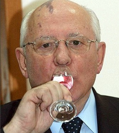 Горбачев любил выпить