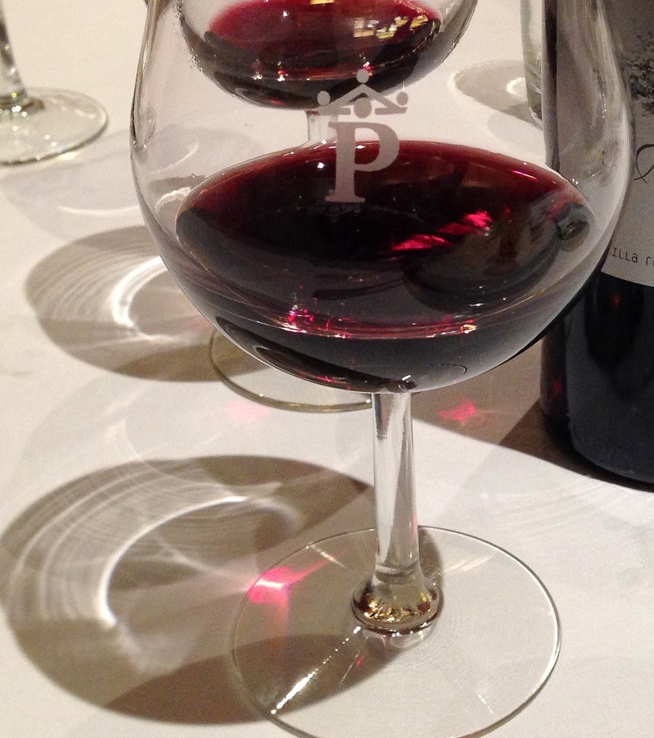 красное вино Темпранильо фото