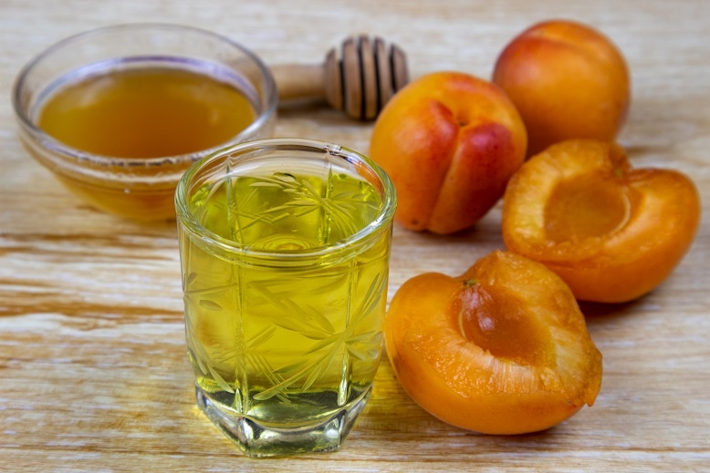 Настойка из абрикосов с мятой и медом фото